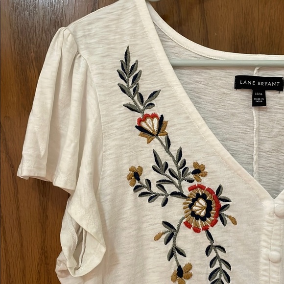 LANE BRYANT UEC Women’s Size 14/16 Embroidered White Babydoll Top - Picture 5 of 11